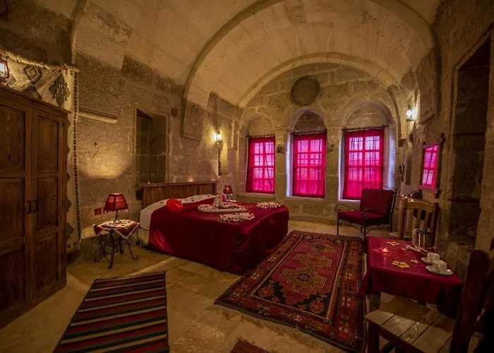 Kapadokya Ihlara Konaklari Antik Gelveri Konagi Guzelyurt photo